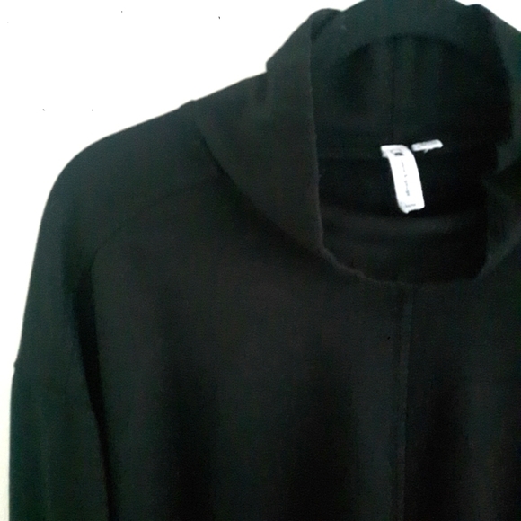 2/$35 Sale CABLE & GAUGE Relaxed Fit Blk Long Slv Fleecy Jersey Top SzM - Picture 2 of 7